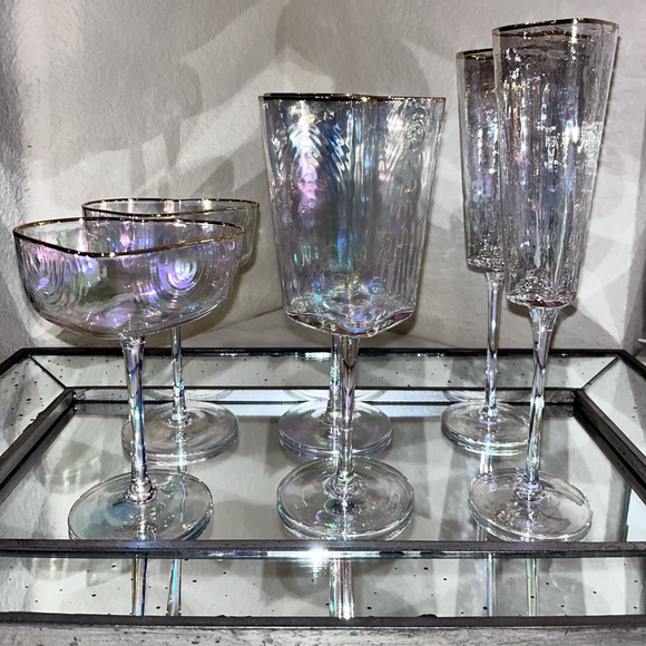 6-PIECE NEW HEART SHAPED IRIDESCENT
MARTINI/WINE/CHAMPAGNE/ GLASSES BUNDLE - Picture 2 of 14